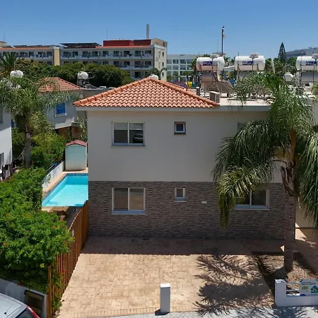 The Twentynine Ground Floor - Two Bedrooms פאראלימני