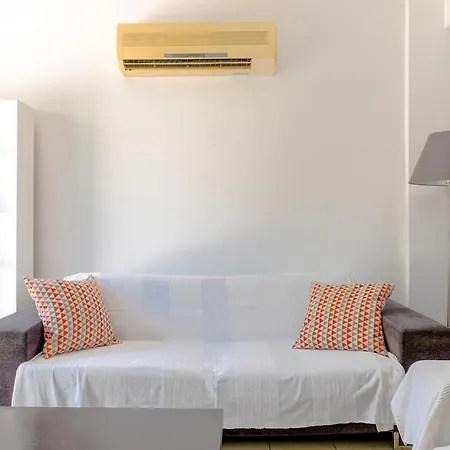 The Twentynine Ground Floor - Two Bedrooms דירה *