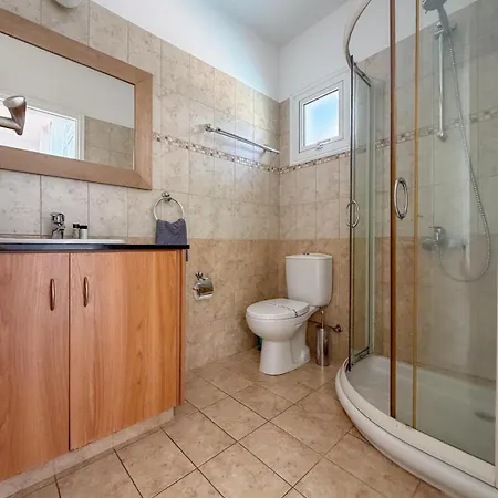 The Twentynine Ground Floor - Two Bedrooms * פאראלימני