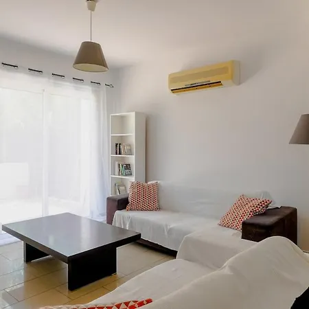 The Twentynine Ground Floor - Two Bedrooms דירה *