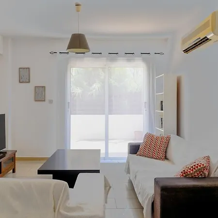 The Twentynine Ground Floor - Two Bedrooms דירה