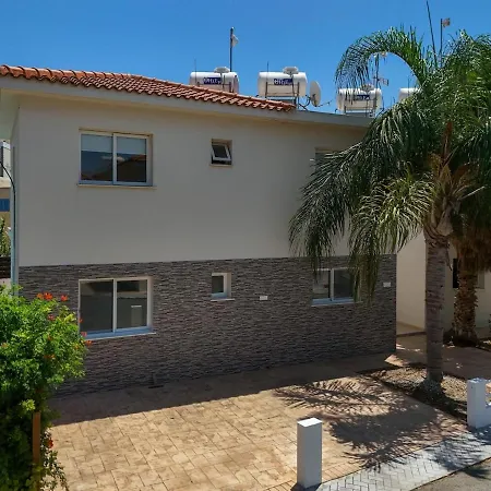 The Twentynine Ground Floor - Two Bedrooms דירה *